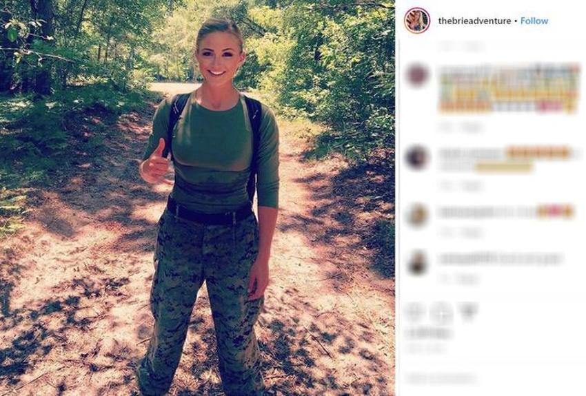 Kadın asker pozlarıyla ABD ordusunu karıştırdı