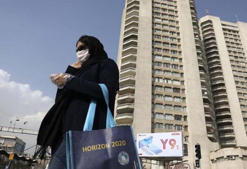 Koronavirüsten korunmak için türbeyi yalıyorlar!