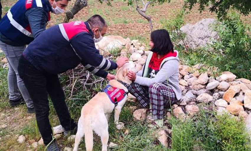Kayıp kız çocuğu ormanlık alanda bulundu