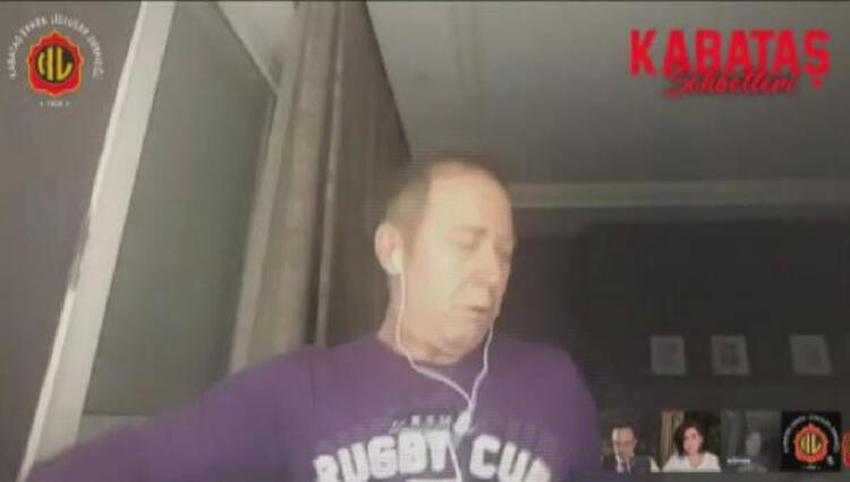 Sümer Ezgü canlı yayında tabureden düştü!
