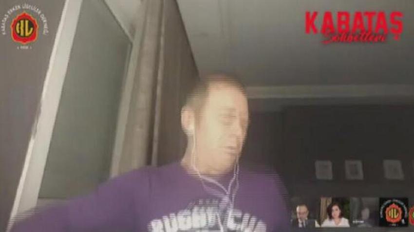 Sümer Ezgü canlı yayında tabureden düştü!