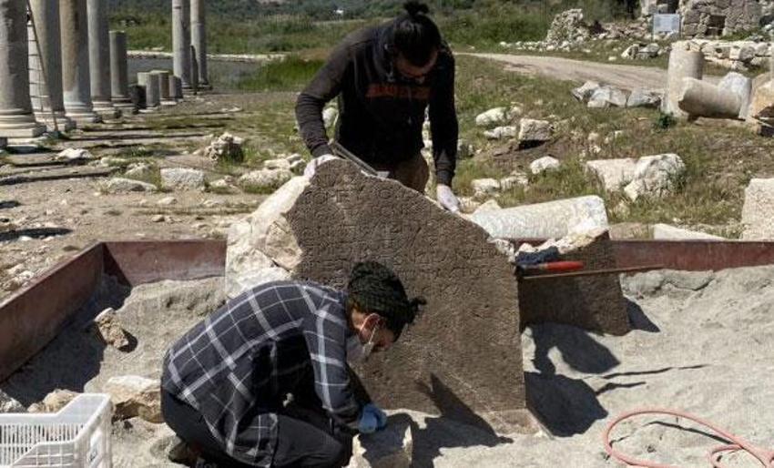 Heyecanlandıran gelişmeyi Türk profesör duyurdu! Patara'da bulundu