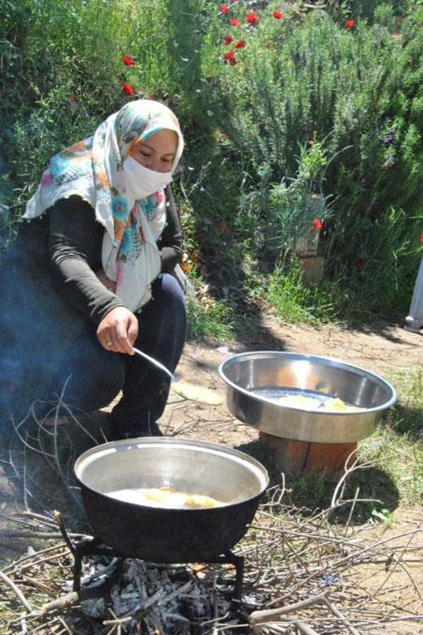En özel bayram geleneği! Köyün dışına çıkmasına kesinlikle izin yok