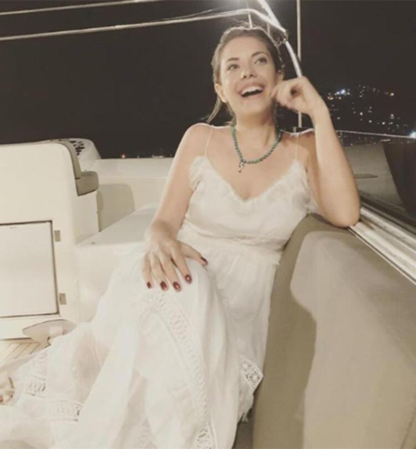 'Rol icabı öpüşmek için sette romantik mumlar yakılmıyor'