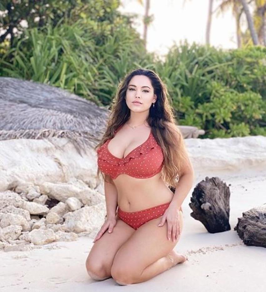 Kelly Brook spor videosuyla olay oldu!