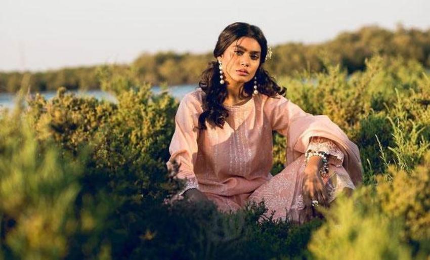 Ünlü isim için flaş iddia! Ülke medyası düşen uçakta bulunan model Zara Abid'e dair ikiye bölündü