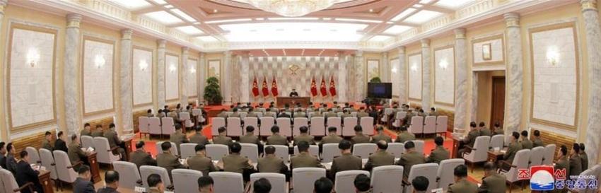 Kuzey Kore lideri Kim Jong-un haftalar sonra ortaya çıktı!