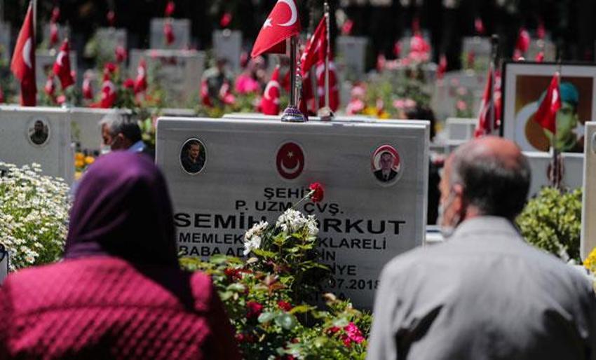 Edirnekapı Şehitliği'nde hüzünlü bayram