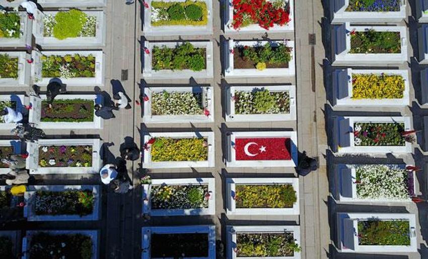Edirnekapı Şehitliği'nde hüzünlü bayram