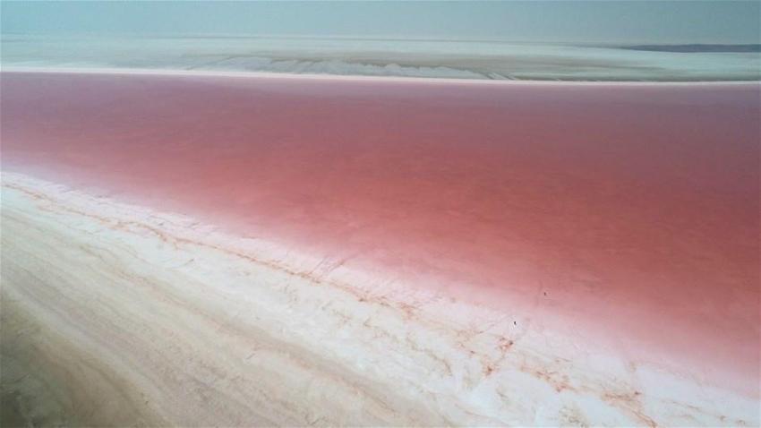 Tuz Gölü pembe renge büründü