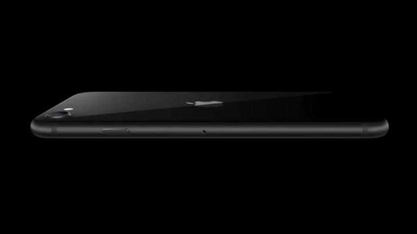 iPhone SE 2020 Türkiye'de satışa çıktı! İşte fiyatı