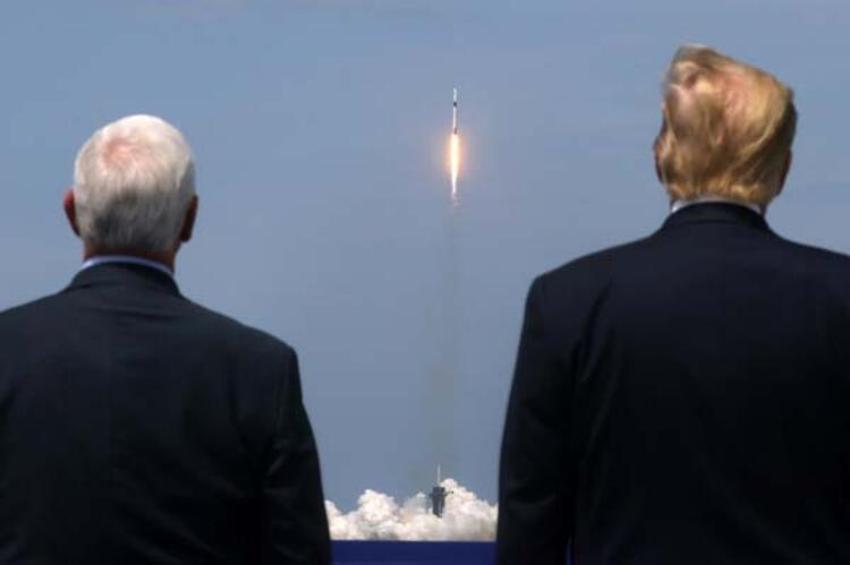 SpaceX'in ilk insanlı 'Crew Dragon' isimli uzay mekiği başarıyla fırlatıldı!