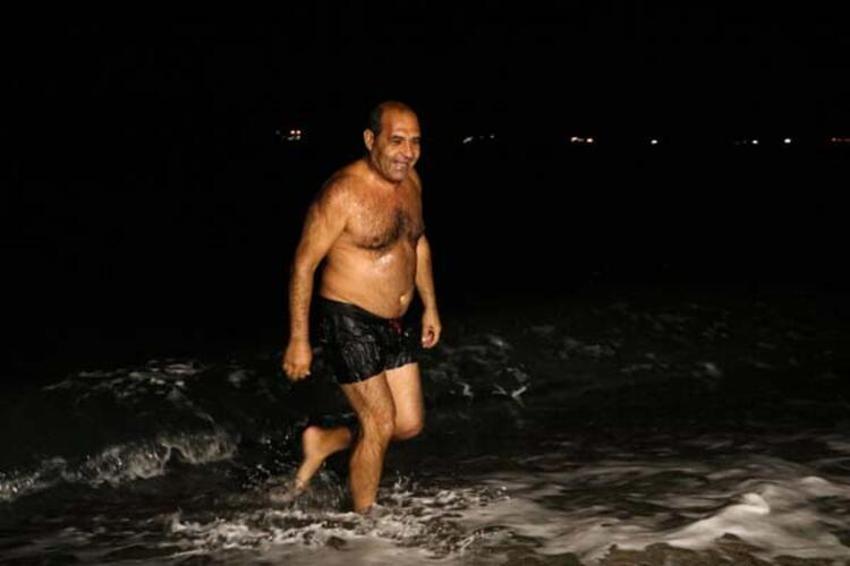 Deniz sezonu resmen açıldı! Tam o saatte atladı