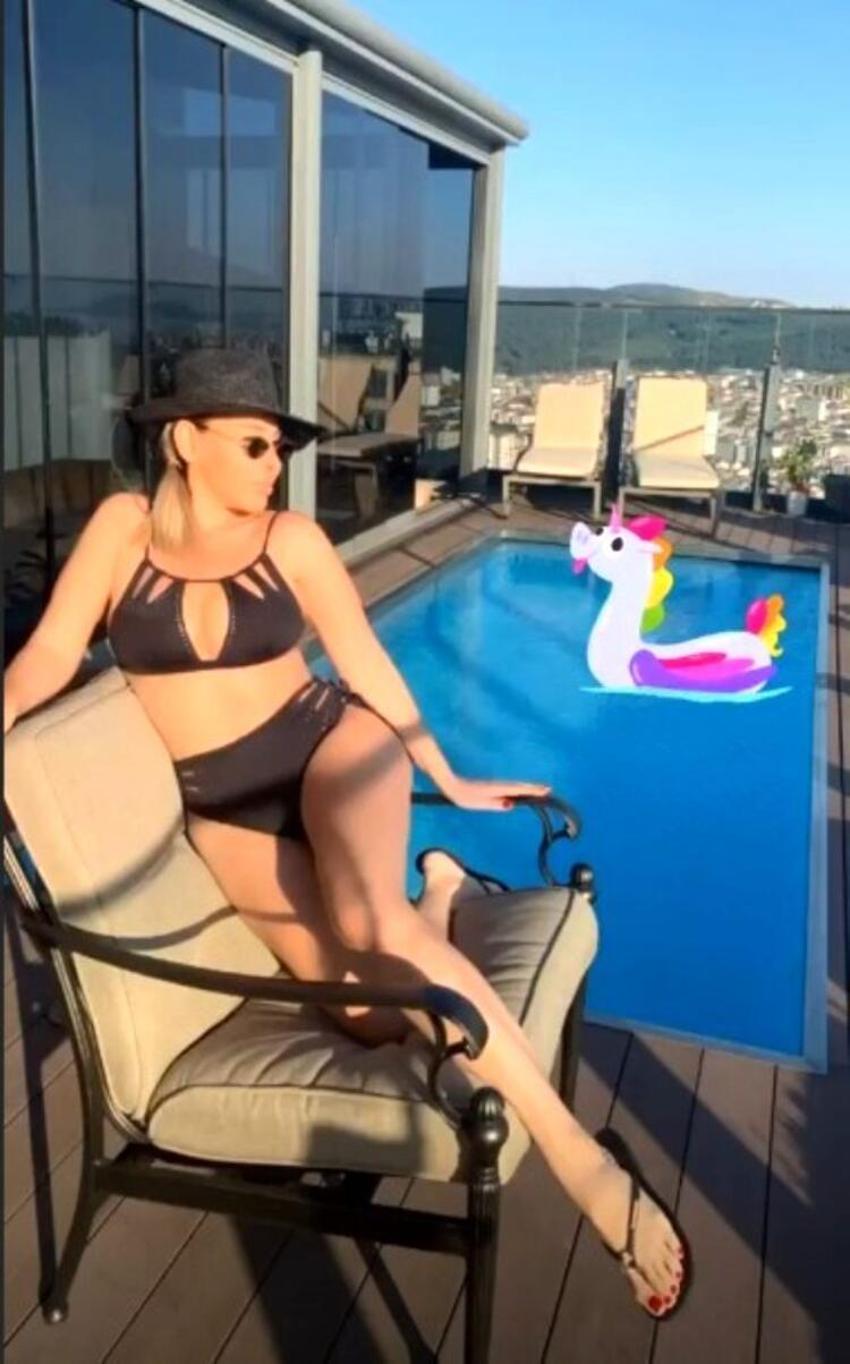 Linet’ten bir havuz başı pozu daha!