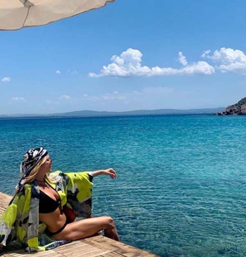 Ivana Sert Instagram'ı salladı! Kendini sulara bıraktı