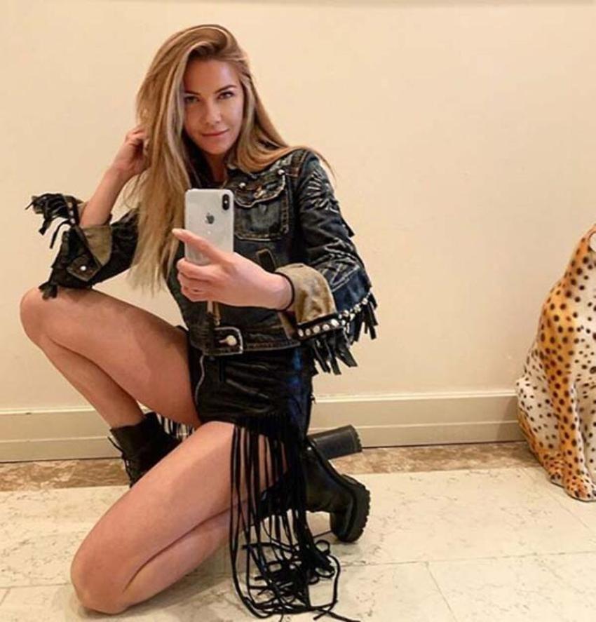 Ivana Sert Instagram'ı salladı! Kendini sulara bıraktı
