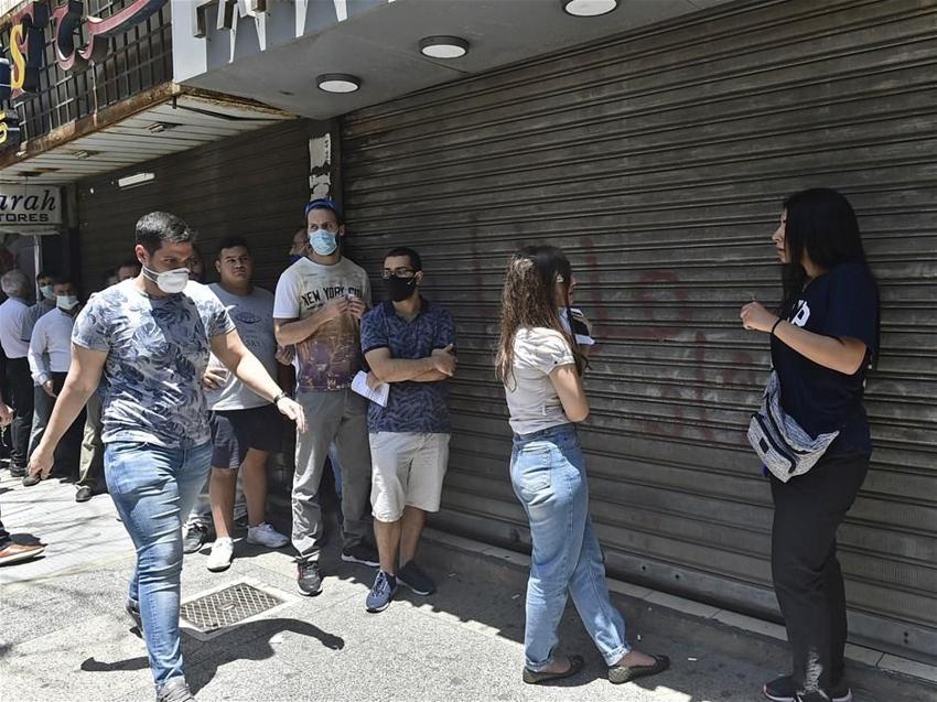 Resmen akın ettiler! Ucuz dolar için saatlerce bekliyorlar...
