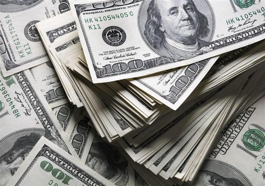 Resmen akın ettiler! Ucuz dolar için saatlerce bekliyorlar...