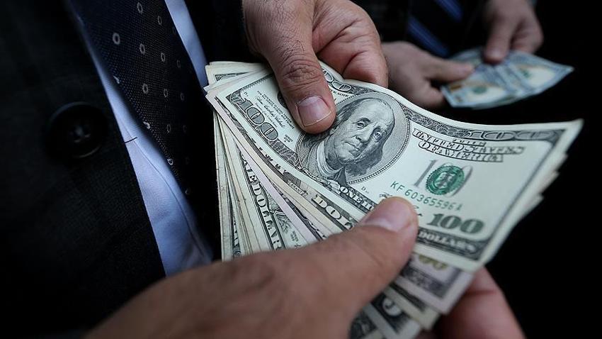 Resmen akın ettiler! Ucuz dolar için saatlerce bekliyorlar...