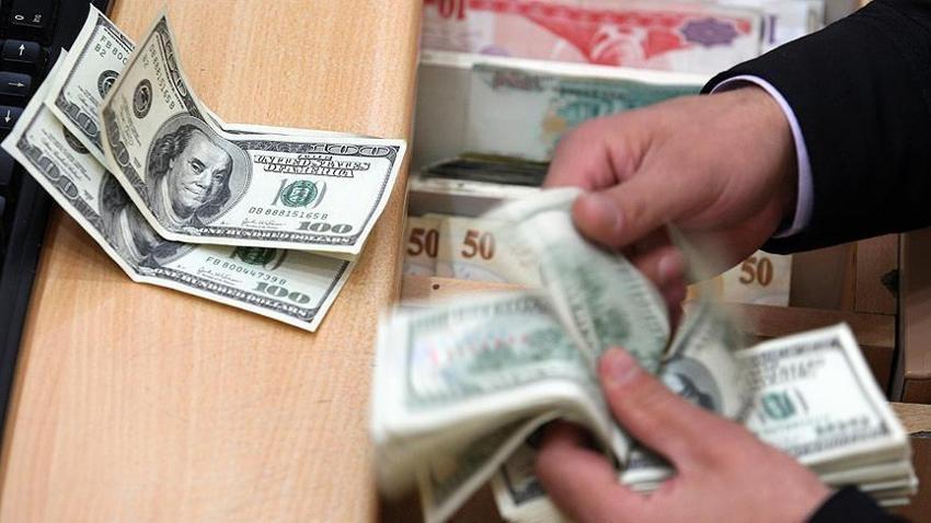 Resmen akın ettiler! Ucuz dolar için saatlerce bekliyorlar...