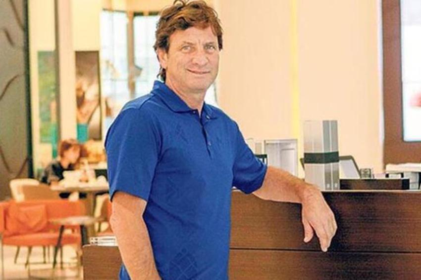 'Erkek erkeğe öpüşmenin karşısındayım. Öpüşmek ne abi?'