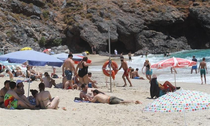 Antalya'da bugün... Resmen akın ettiler!