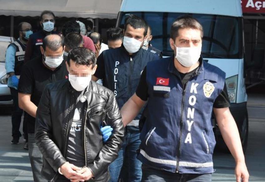 Fuhuş çetesi müşterilerine katalog göndermiş
