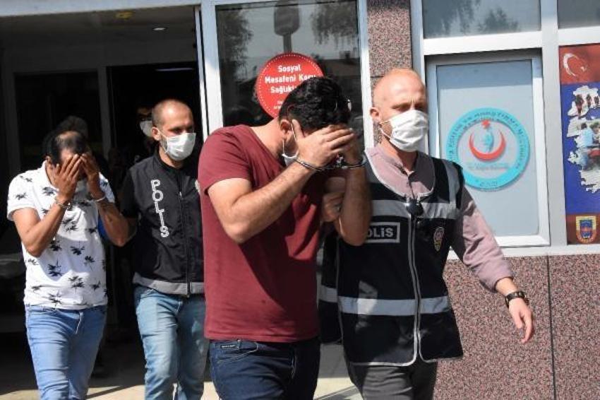 Fuhuş çetesi müşterilerine katalog göndermiş
