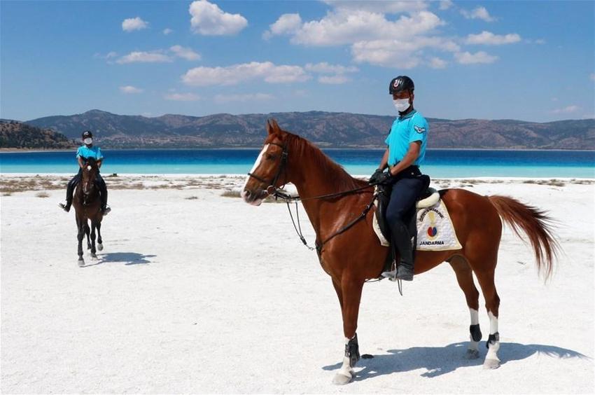 Salda Gölü onlara emanet! Yaz boyunca görev yapacaklar