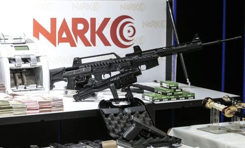Sadece kılıçların değeri 2,5 milyon lira! Hepsi Bataklık Operasyonu'nda ele geçirildi