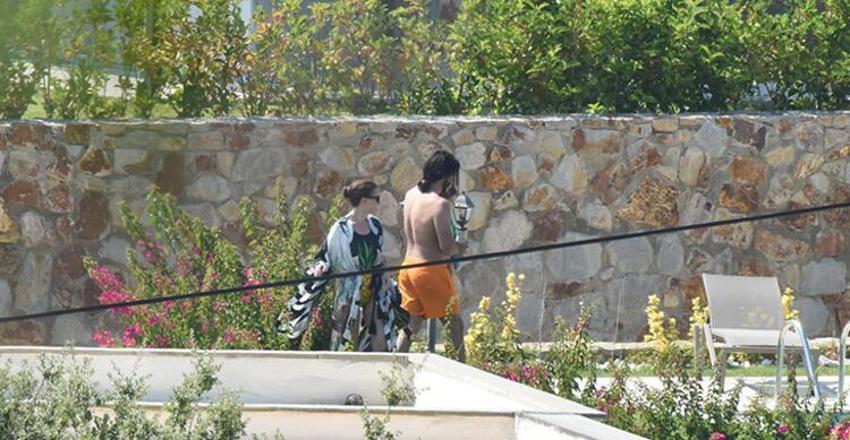 Burak Özçivit, Fahriye Evcen ve Karan'ın Bodrum tatili
