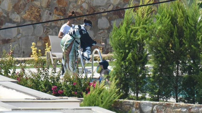 Burak Özçivit, Fahriye Evcen ve Karan'ın Bodrum tatili