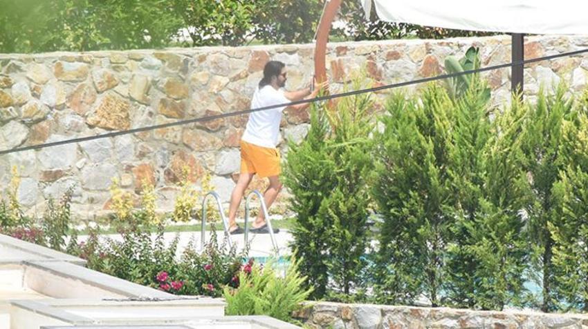 Burak Özçivit, Fahriye Evcen ve Karan'ın Bodrum tatili