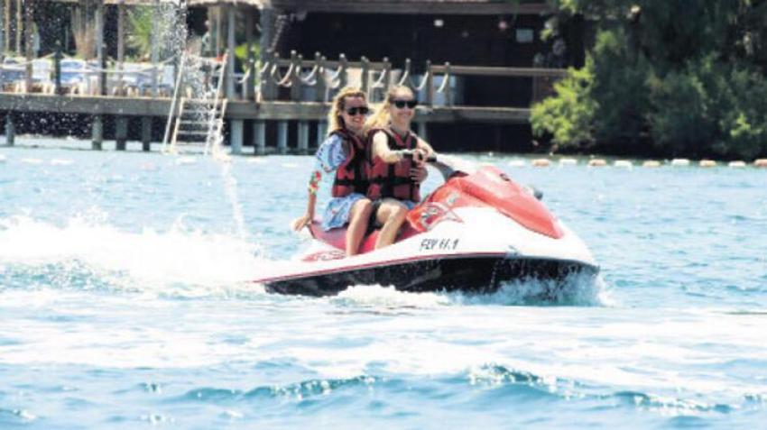 Jessica May'den jet-ski şov