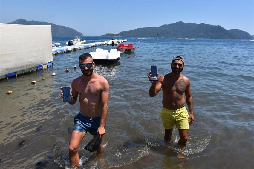 Yeni moda oldu, onsuz tatile gitmiyorlar! 20 liraya satılıyor...