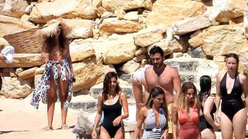 Gurur Aydoğan ve Hilal Altınbilek denizden el ele çıktı