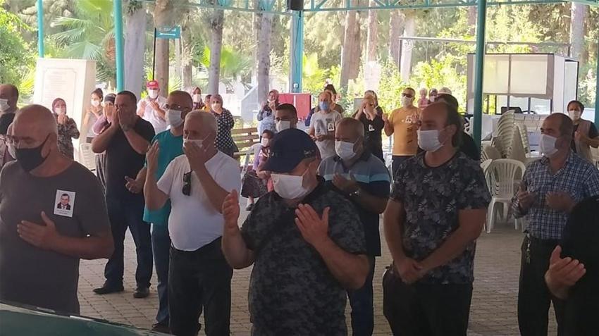 Vali yardımcısı, annesi ve kardeşini öldürdü! Cenazede gözyaşları sel oldu