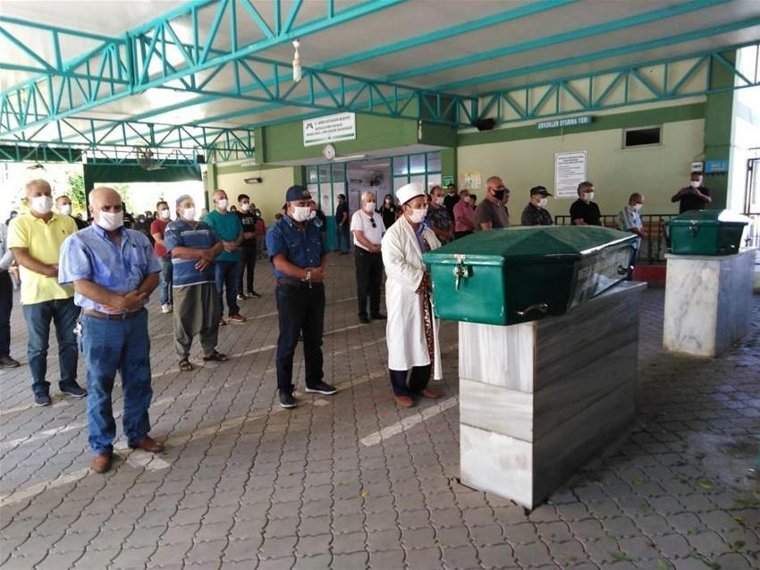 Vali yardımcısı, annesi ve kardeşini öldürdü! Cenazede gözyaşları sel oldu