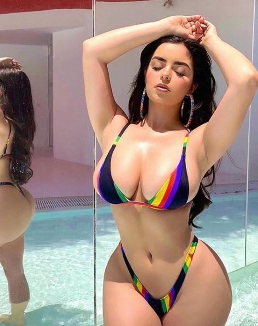 Demi Rose'dan çıplak poz!