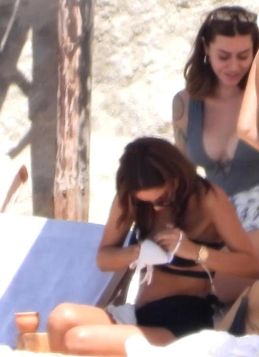 Bikini kazası! Hazal Filiz Küçükköse fark etmedi