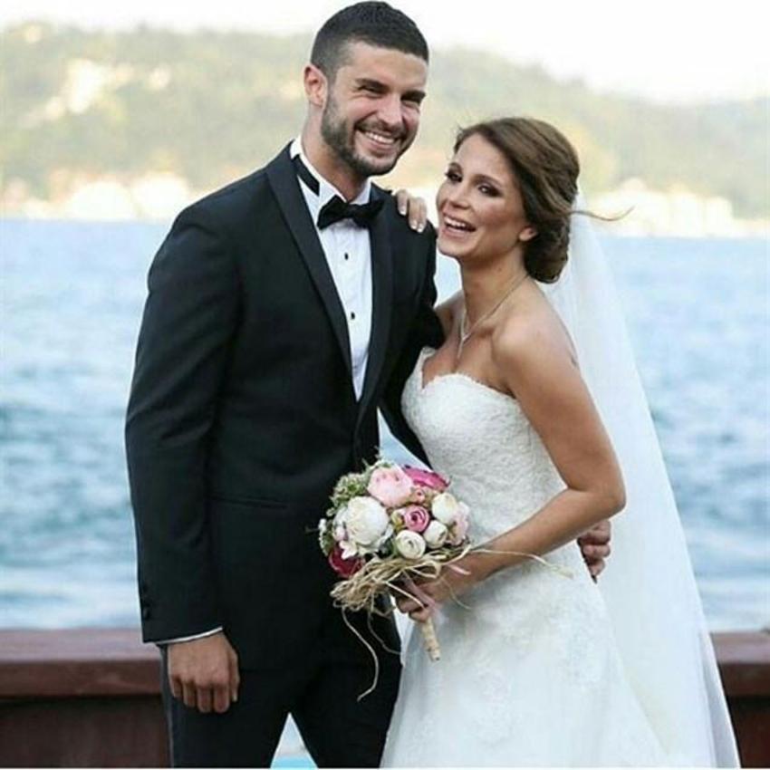 Merve Şarapçıoğlu'dan eski eşe gönderme!