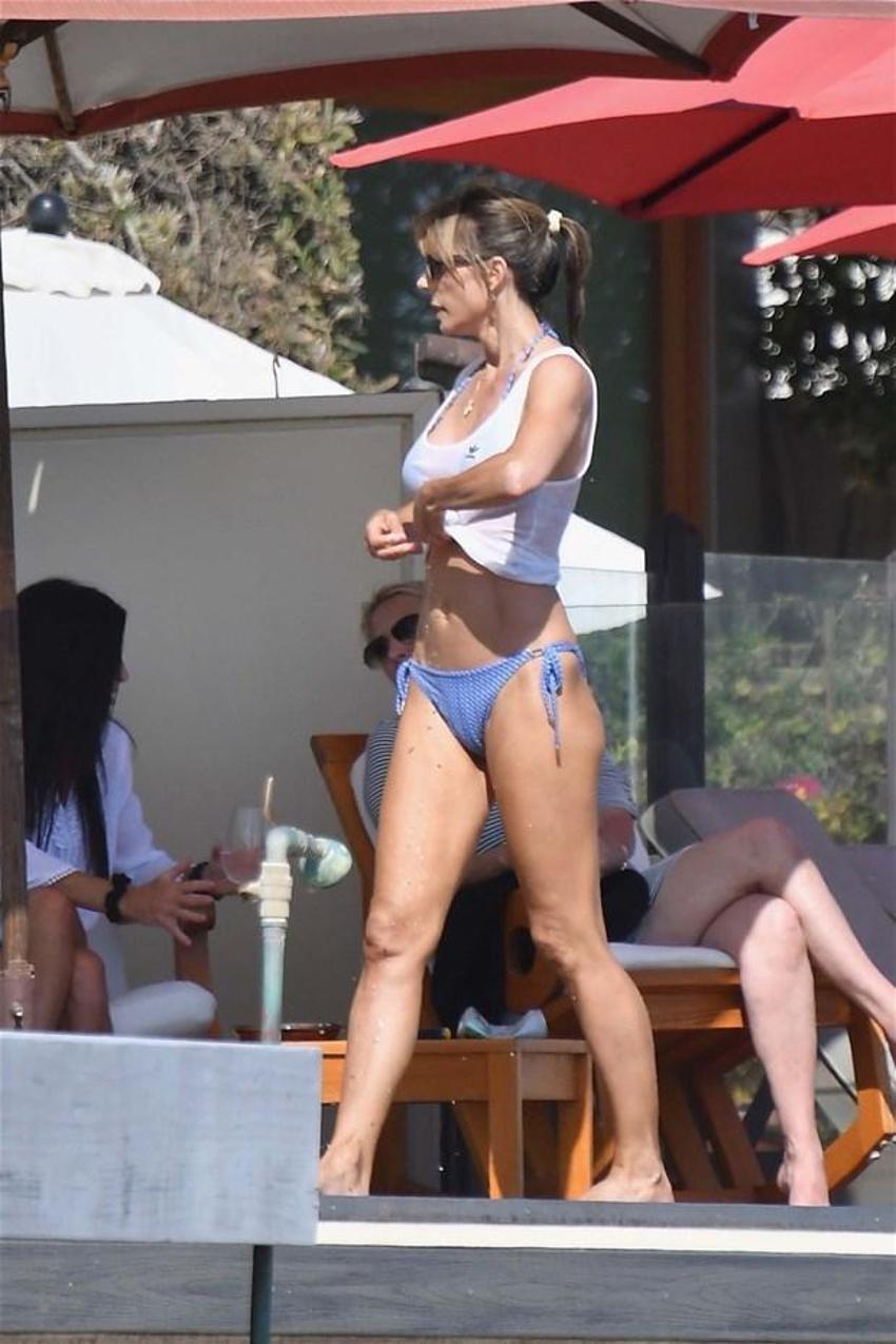 Sylvester Stallone'un kızları plajı salladı!
