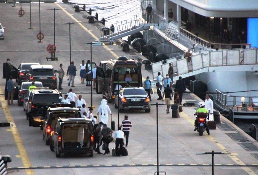 Katar kraliyet ailesi, 2 kamyon eşya 500 valizle Bodrum’a geldi