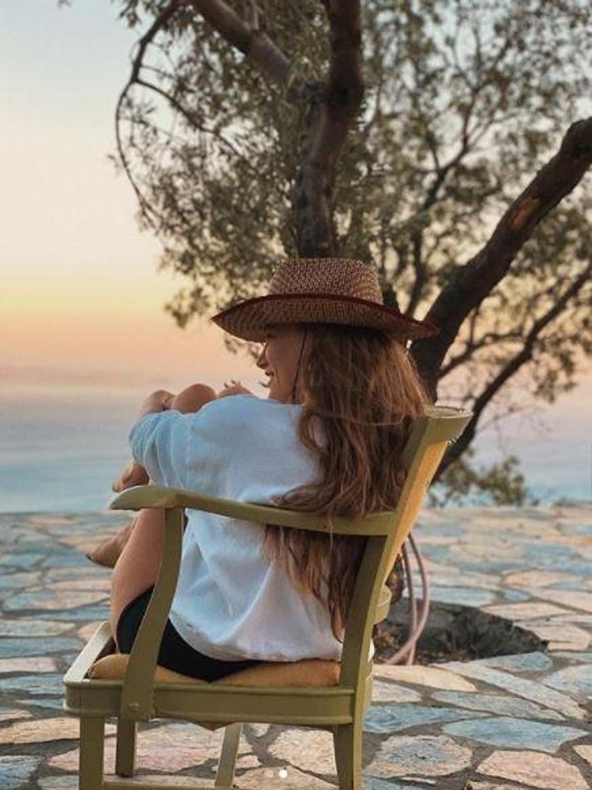 Serenay Sarıkaya açıkladı! 'O paylaşım espriydi'