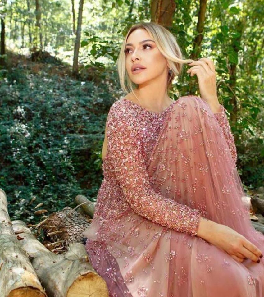 Hadise ağladığı anları paylaştı!