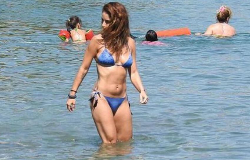Irmak Ünal fit vücuduyla dikkat çekiyor