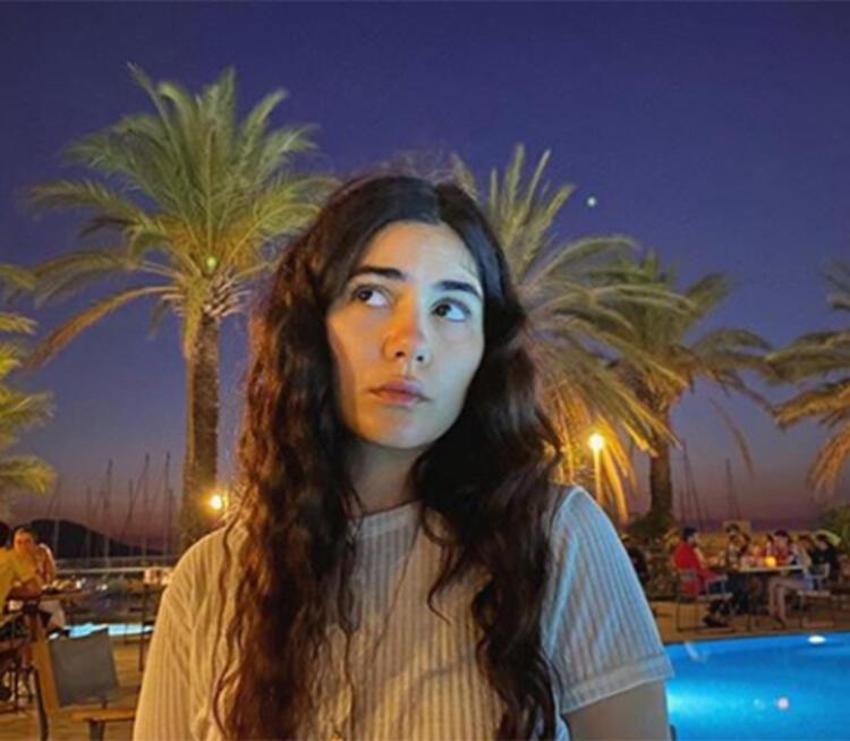 Zeynep Çamcı'nın Rihanna paylaşımı herkesi güldürdü!