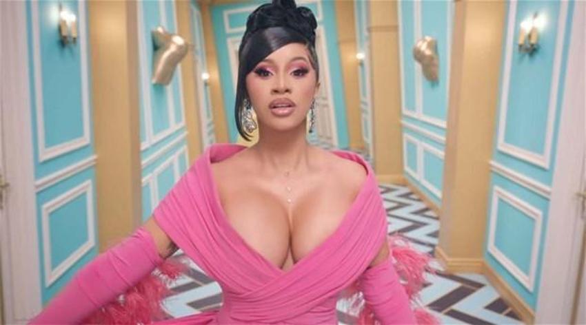 Cardi B. çıplak fotoğrafını paylaştı! 'Suçlu kimse değil...'
