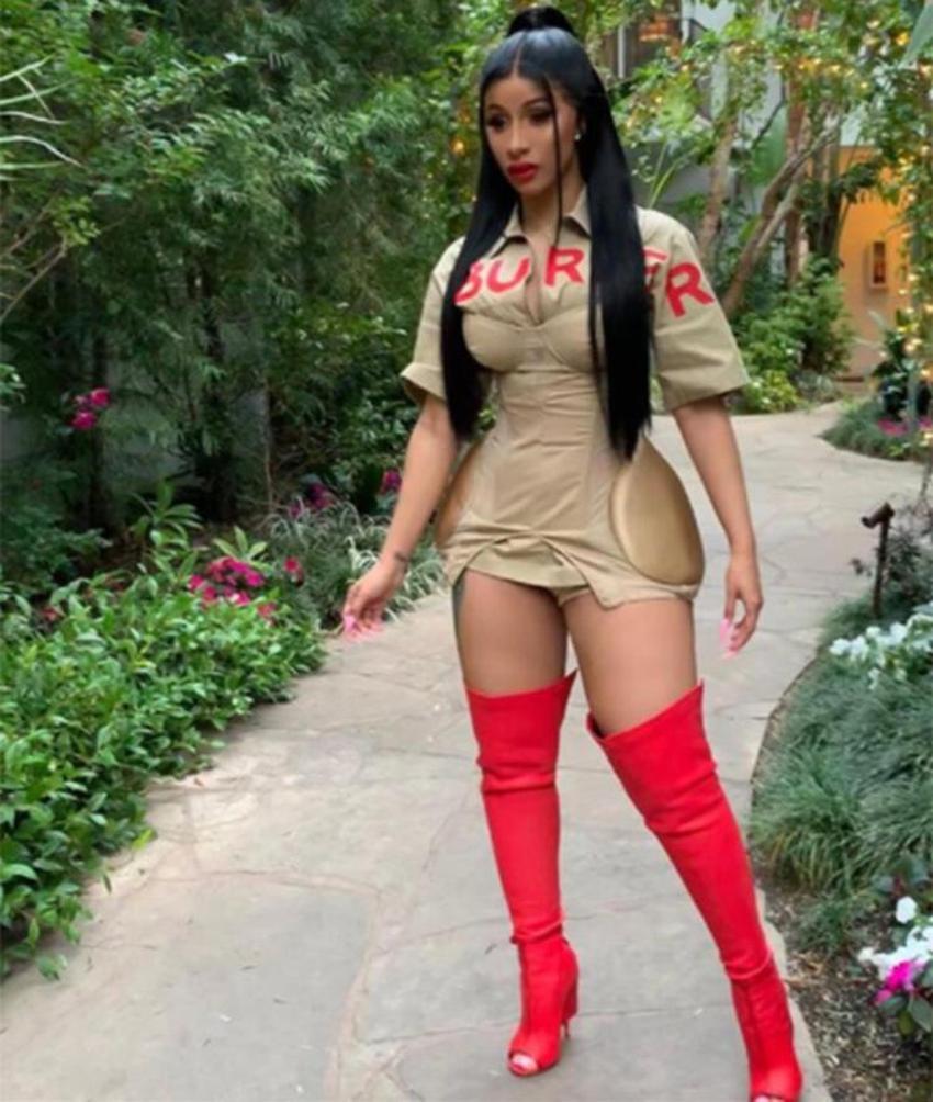 Cardi B. çıplak fotoğrafını paylaştı! 'Suçlu kimse değil...'