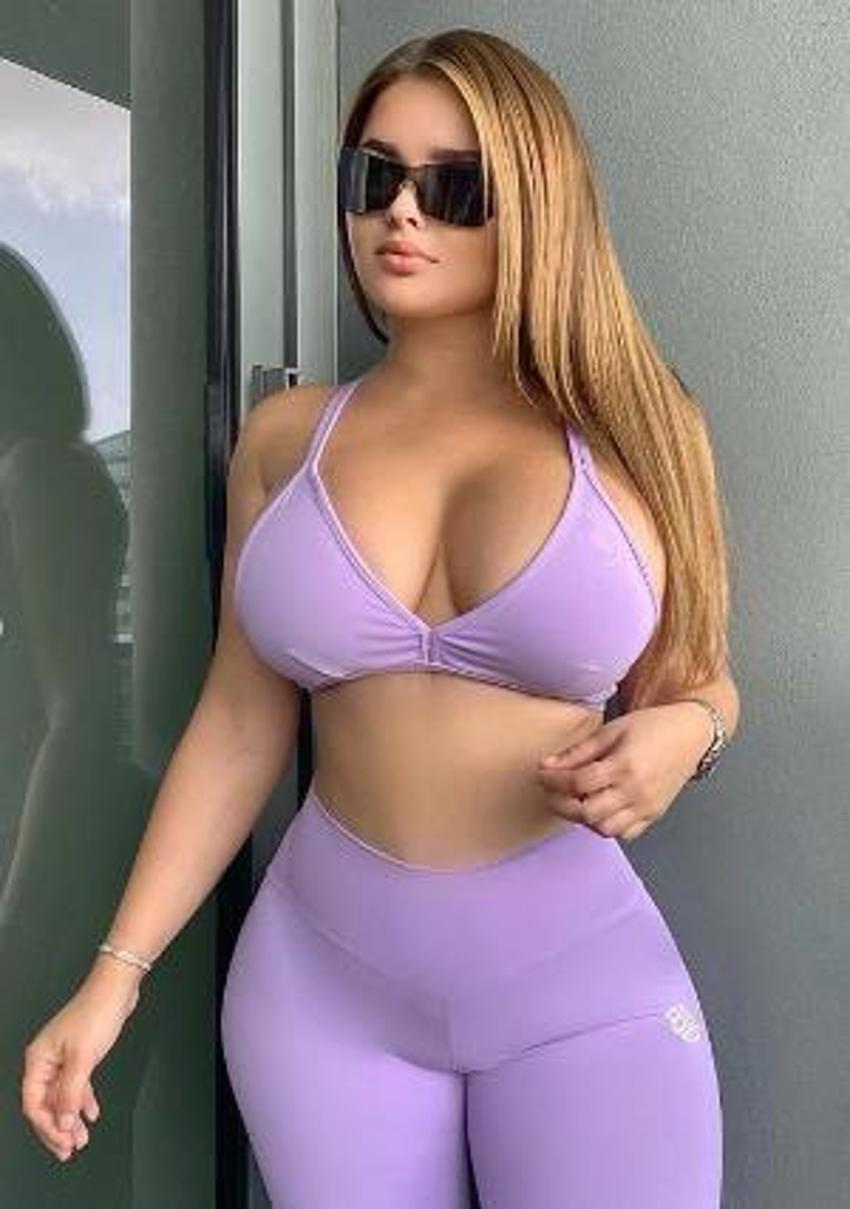 Anastasia Kvitko yine bildiğiniz gibi! Yatak pozu...